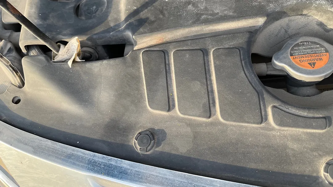 Radiator cover baffle - 2013 Nissan Pathfinder 3.5i