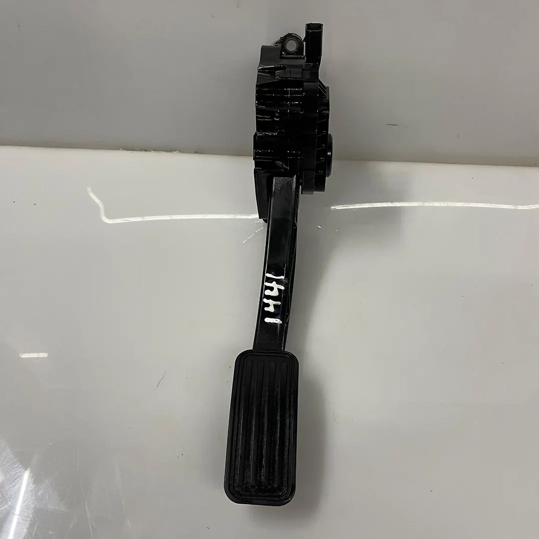 Accelerator pedal - 2015 Ford Edge SEL