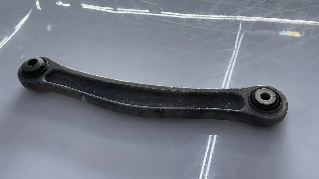 Upper arm (RH) - 2007 Land Rover LR2