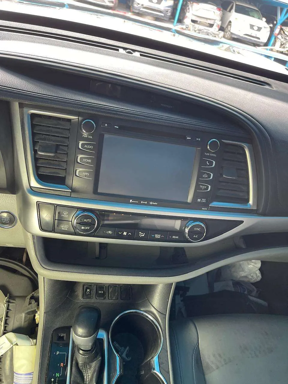 Dashboard  - 2018 Toyota Highlander SE