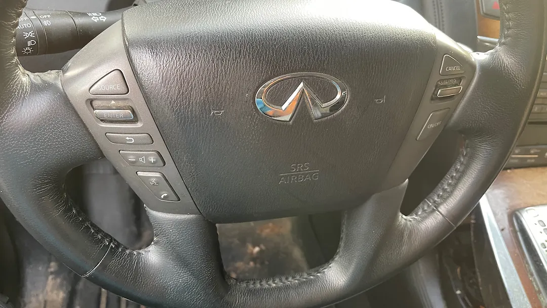 Steering wheel - 2011 Infiniti QX56 5.6i