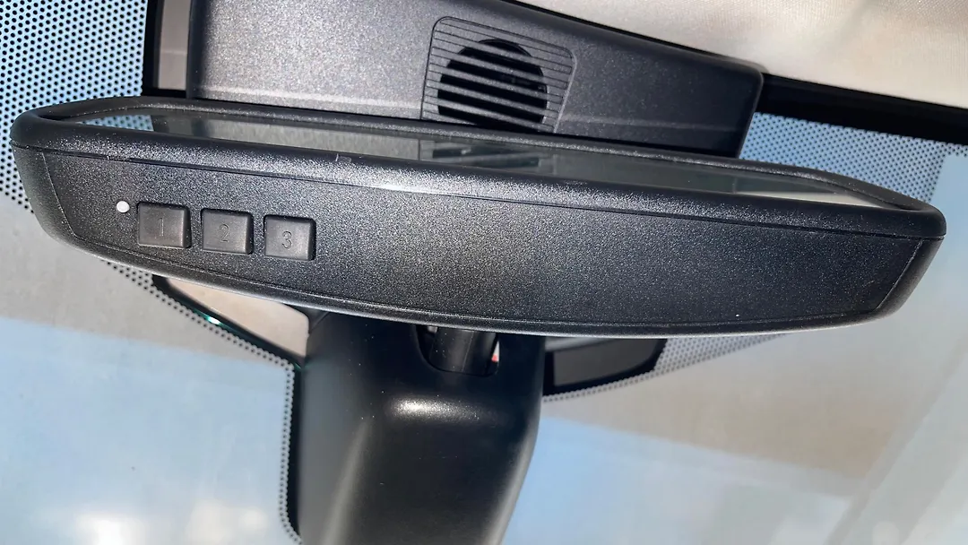 Mirror (Inner rear view) - 2017 Jaguar XE