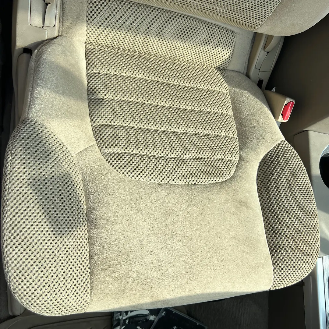 Front Seat (RHS) - 2011 Nissan Pathfinder 4.0