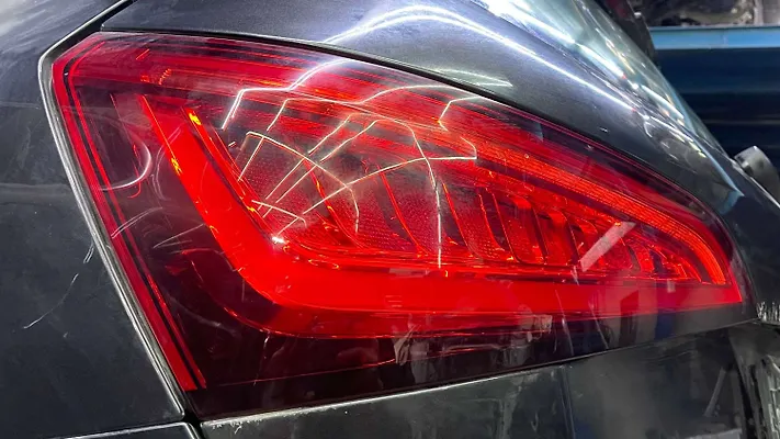 Tail Light (LH) - 2016 Audi Q5