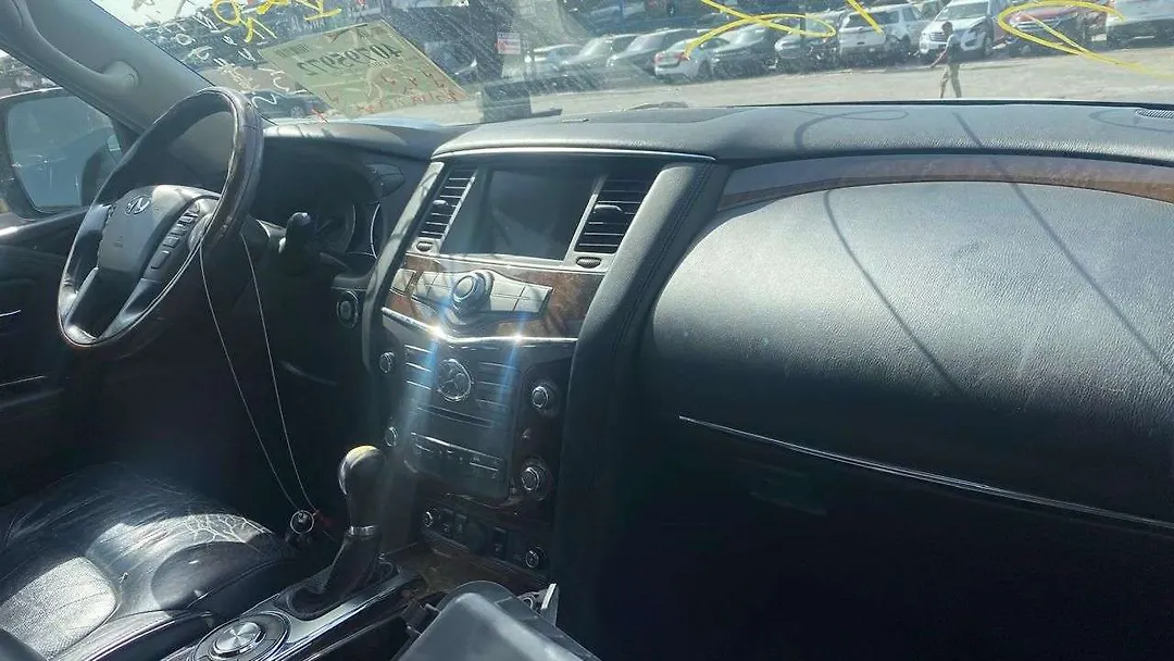 Dashboard  - 2011 Infiniti QX56