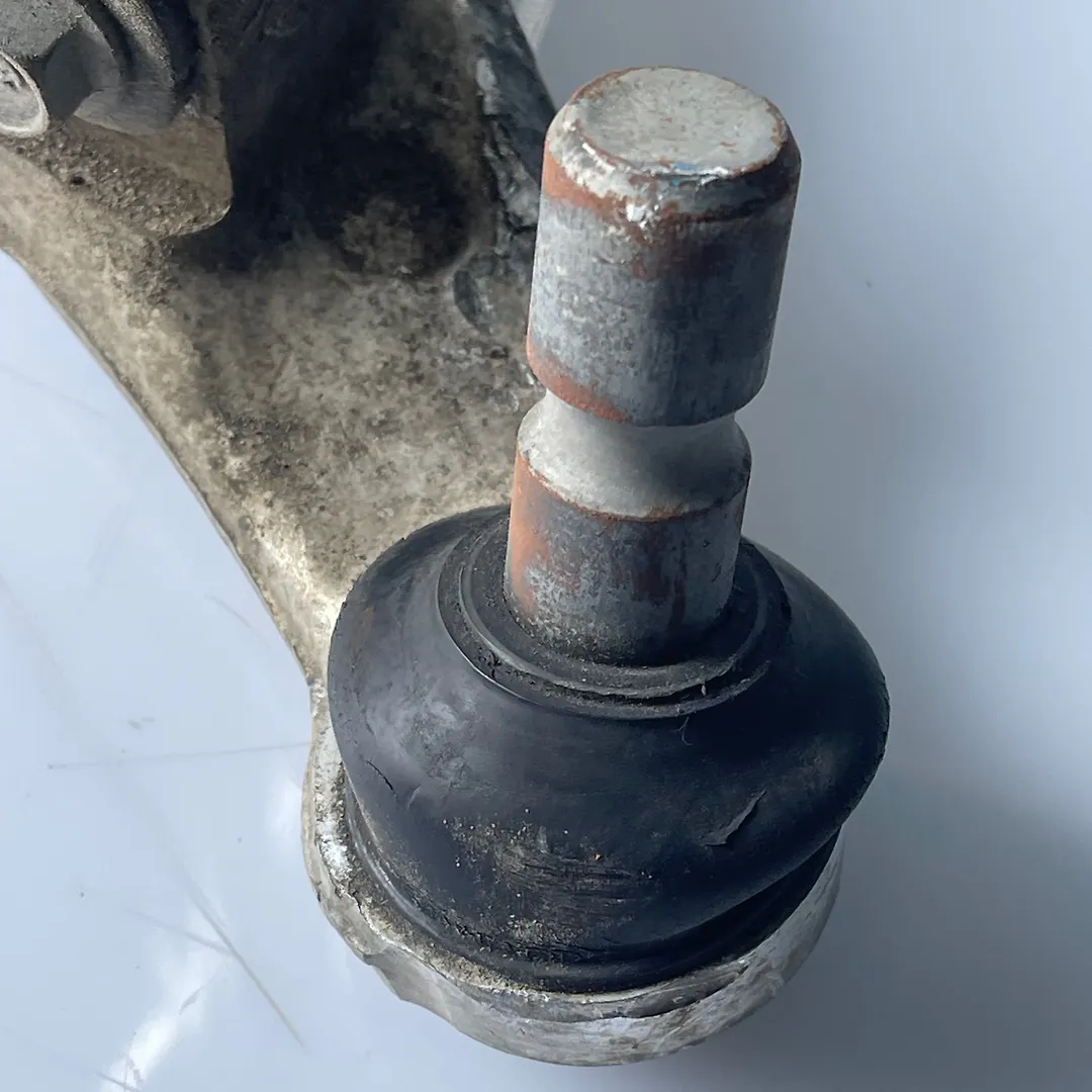 Lower arm (RH) - 2013 Nissan Pathfinder