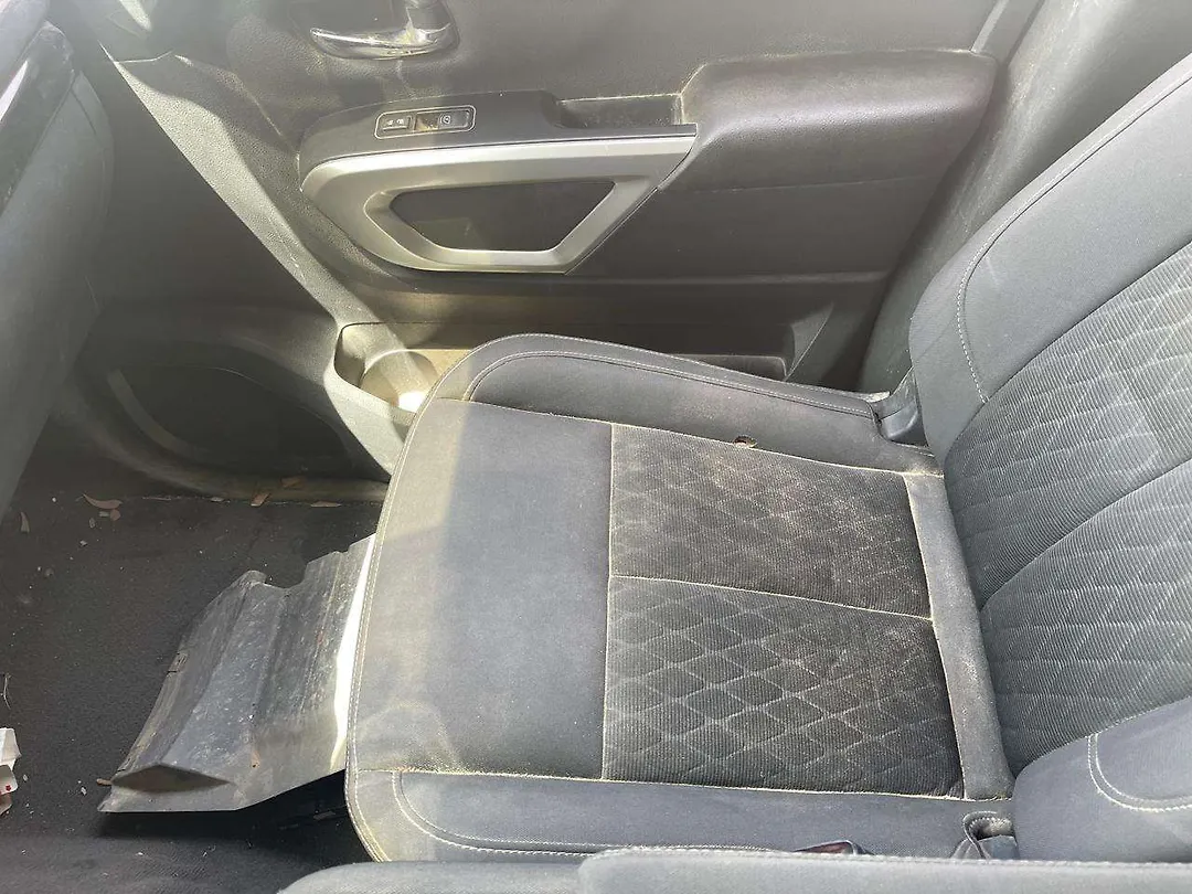 Front Seat (RHS) - 2018 Nissan Titan