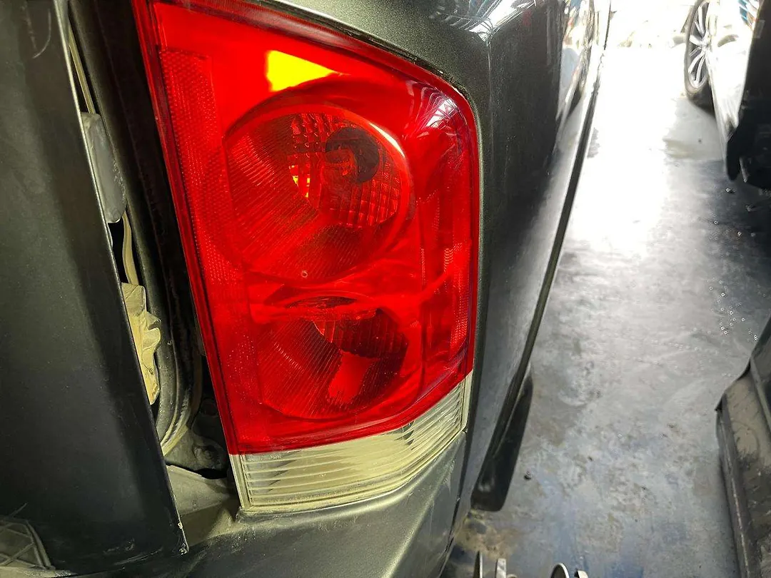 Tail Light (RH) - 2010 Nissan Armada