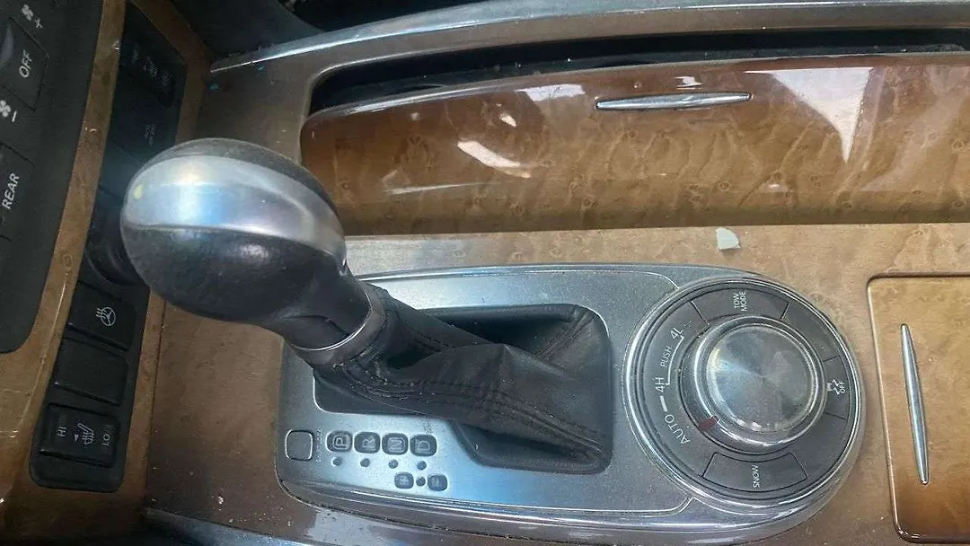 Gear Shift Knob(Automatic) - 2011 Infiniti QX56