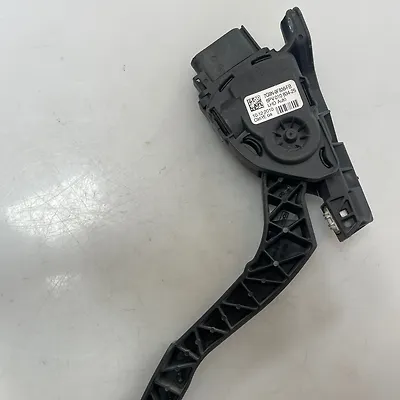 Accelerator pedal - 2011 Land Rover LR2