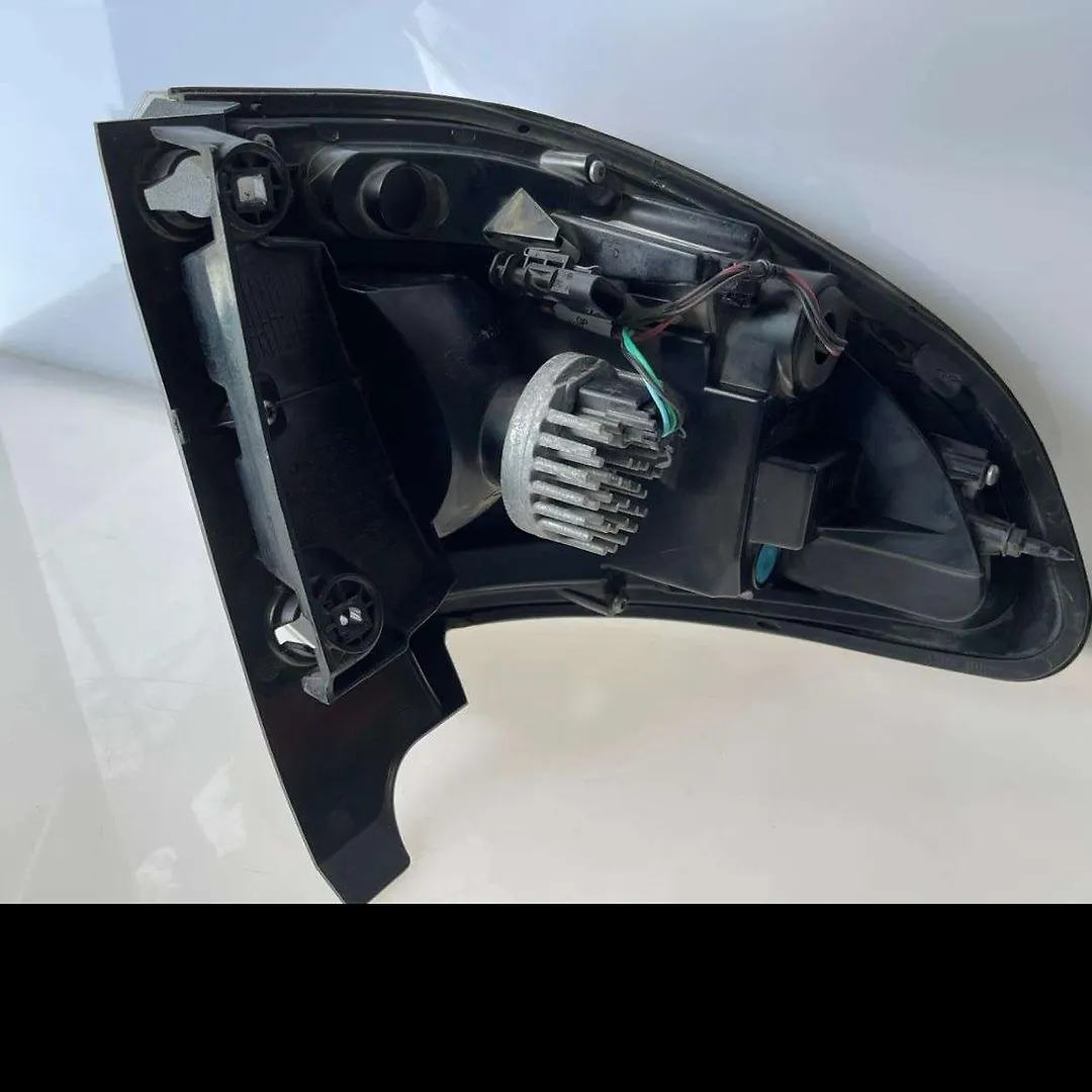 Tail Light (RH) - 2015 GMC Acadia