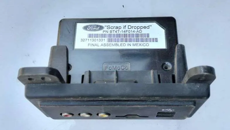  USB Port - 2012 Ford Edge