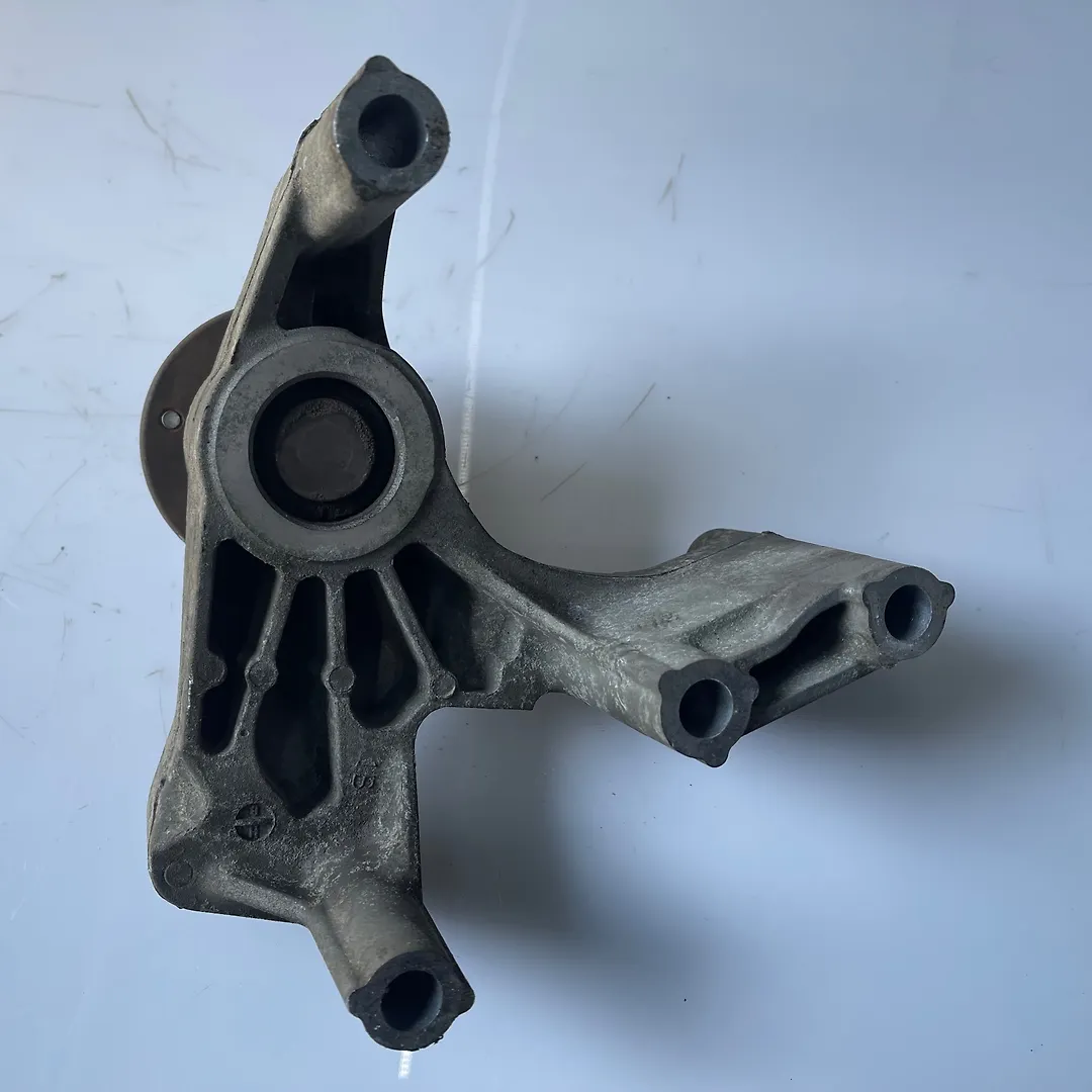 Clutch bracket - 2013 Infiniti QX56
