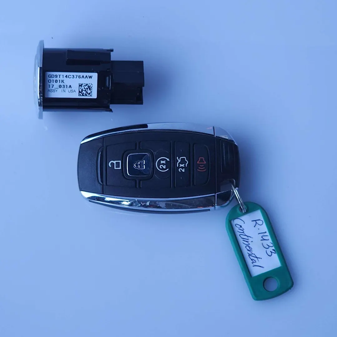 Security System (Complete) - 2017 Lincoln Continental Livery