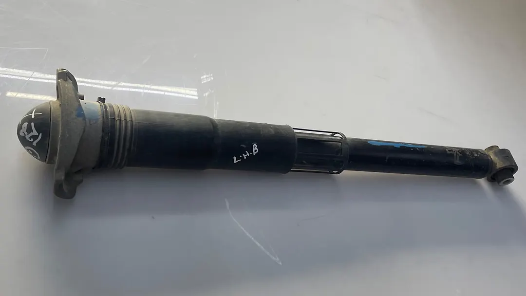 Shock Absober (LHB) - 2020 Audi Q3
