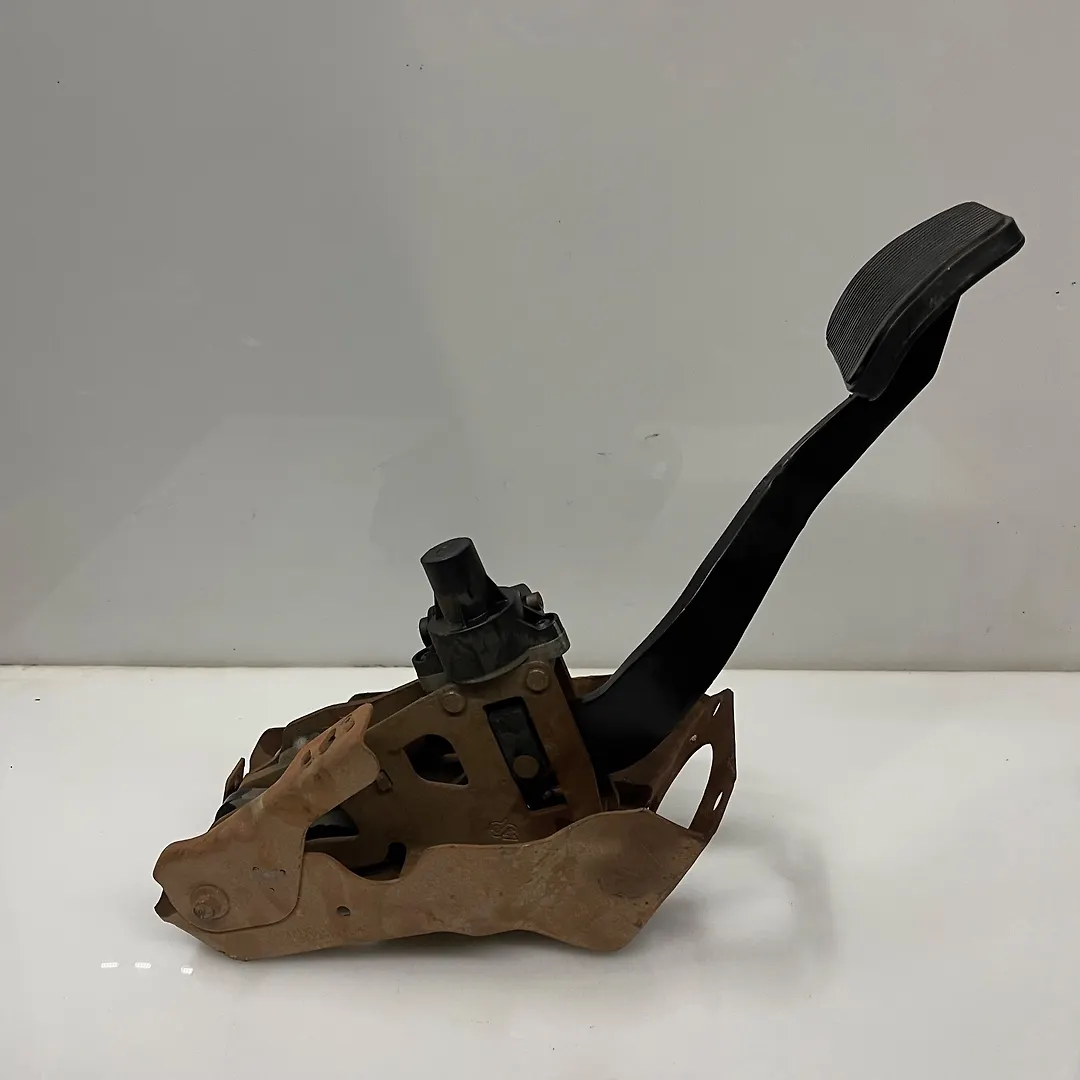 Pedal brake/clutch - 2010 Ford Expedition XLT