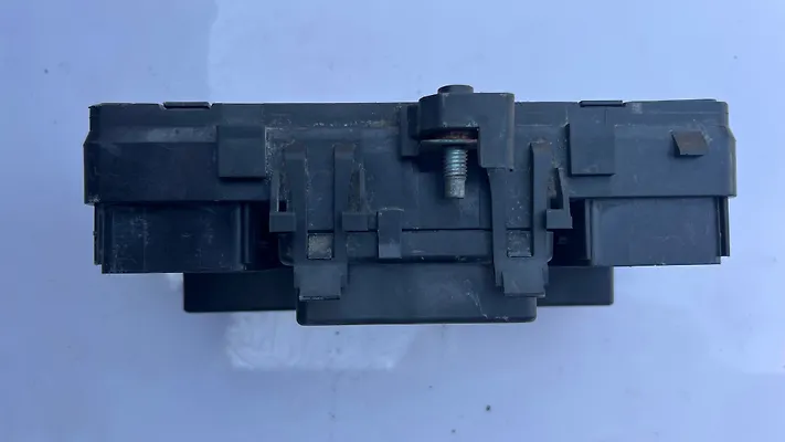 Fuse box - 2017 Lincoln MKZ