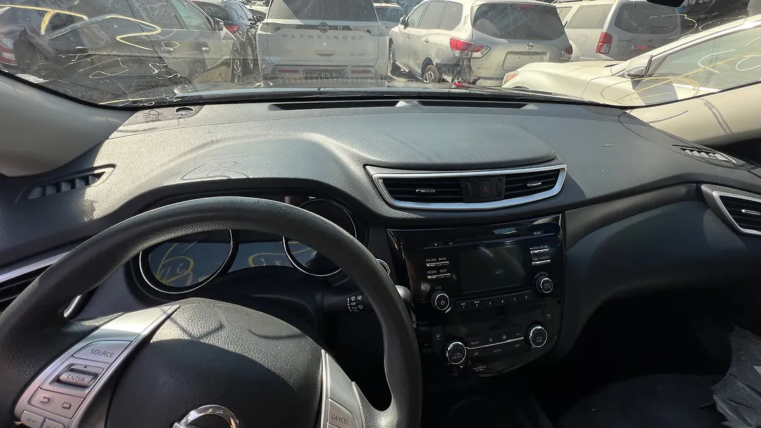 Dashboard  - 2015 Nissan Rogue