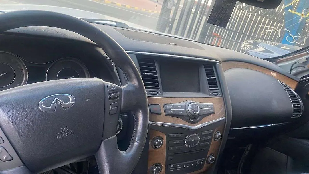 Dashboard  - 2011 Infiniti QX56