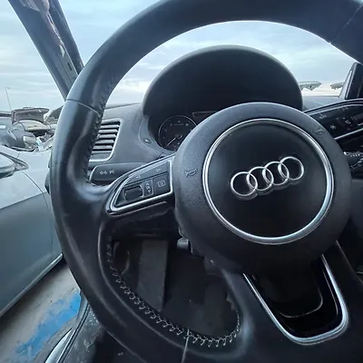 Steering wheel - 2017 Audi Q3