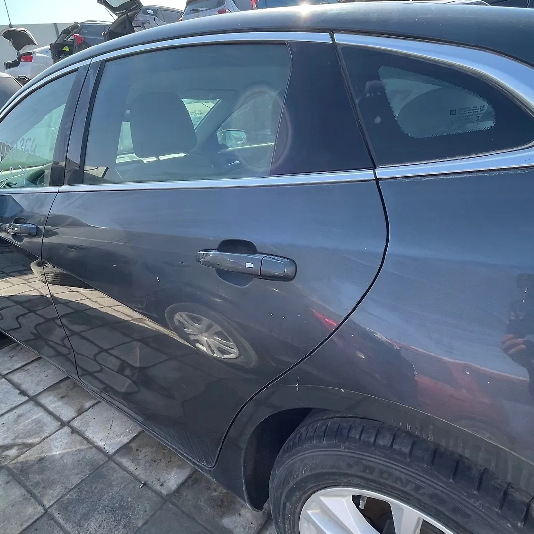 Door (LHB) - 2018 Chevrolet Malibu