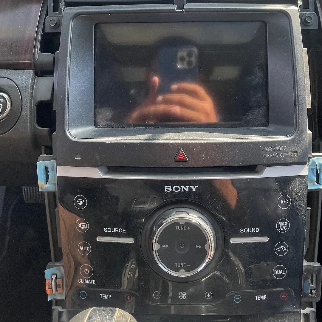 Info-gps-tv screen - 2014 Ford Edge Limited