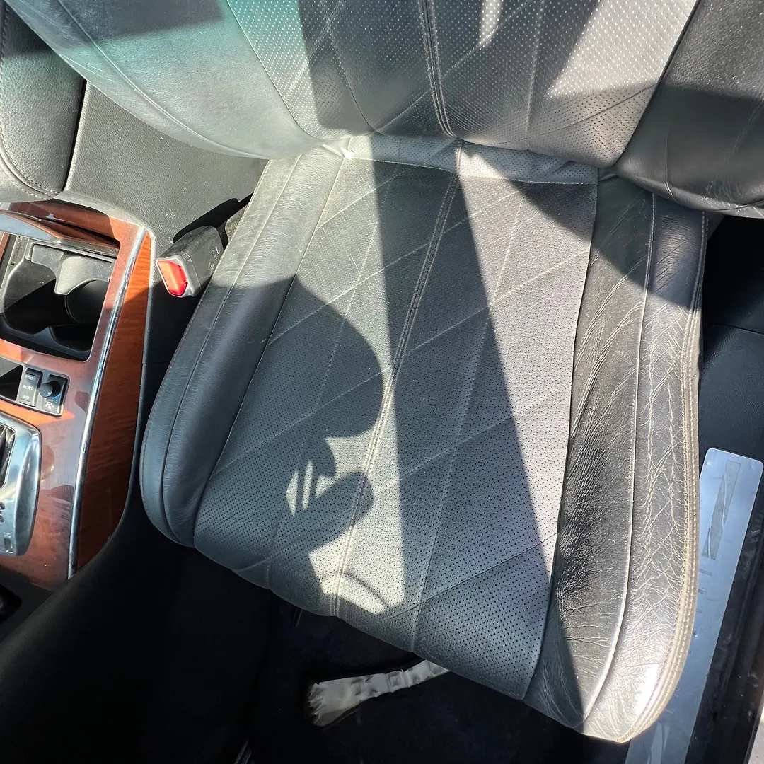 Front Seat (LHS) - Infiniti