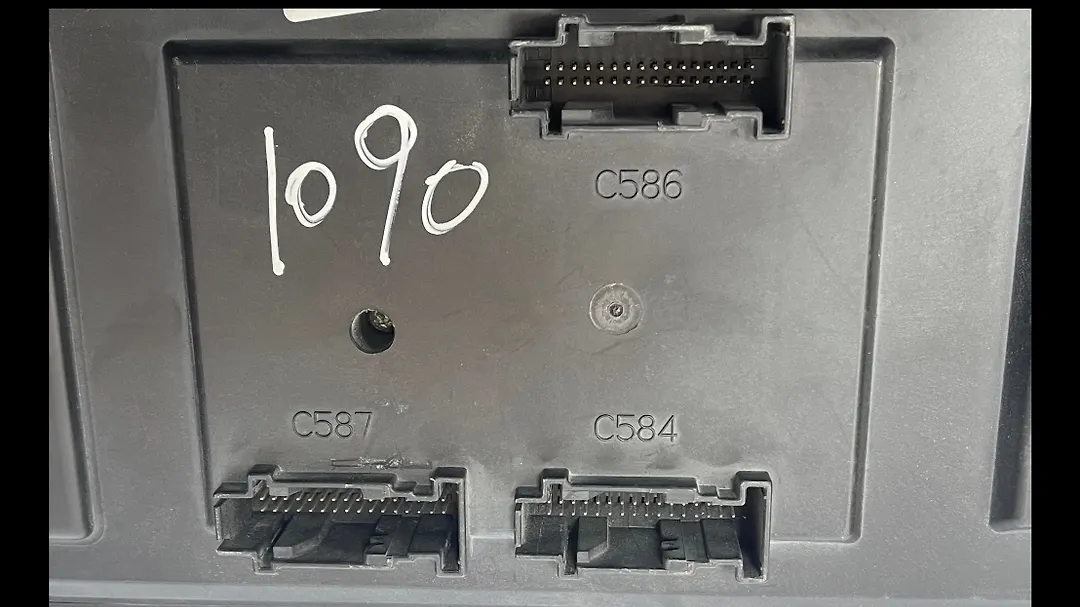 Fuse box - 2012 Jaguar XJ