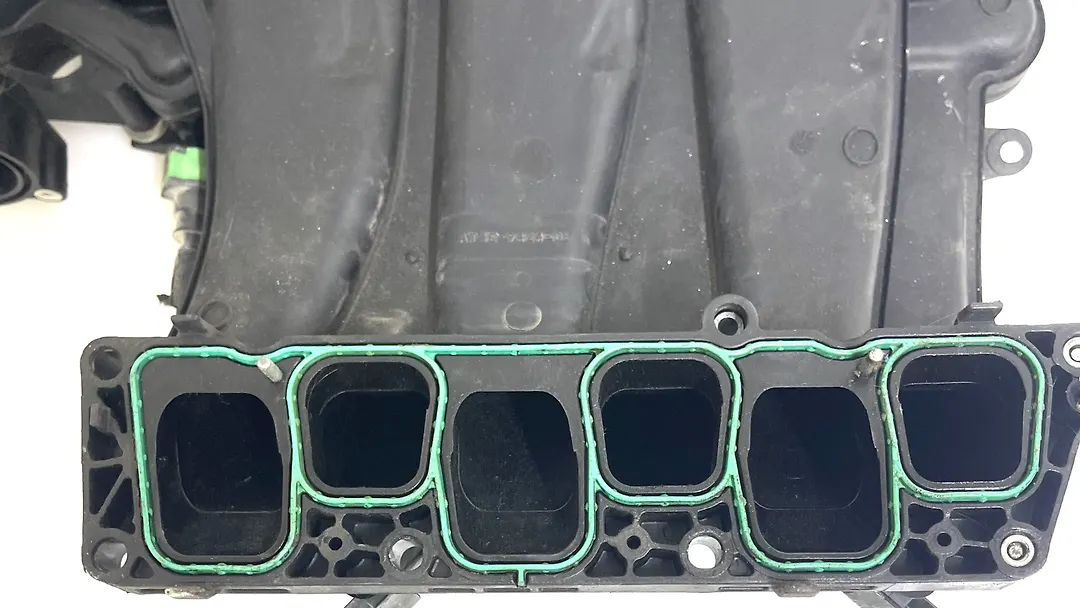 Intake manifold - 2013 Ford Explorer XLT