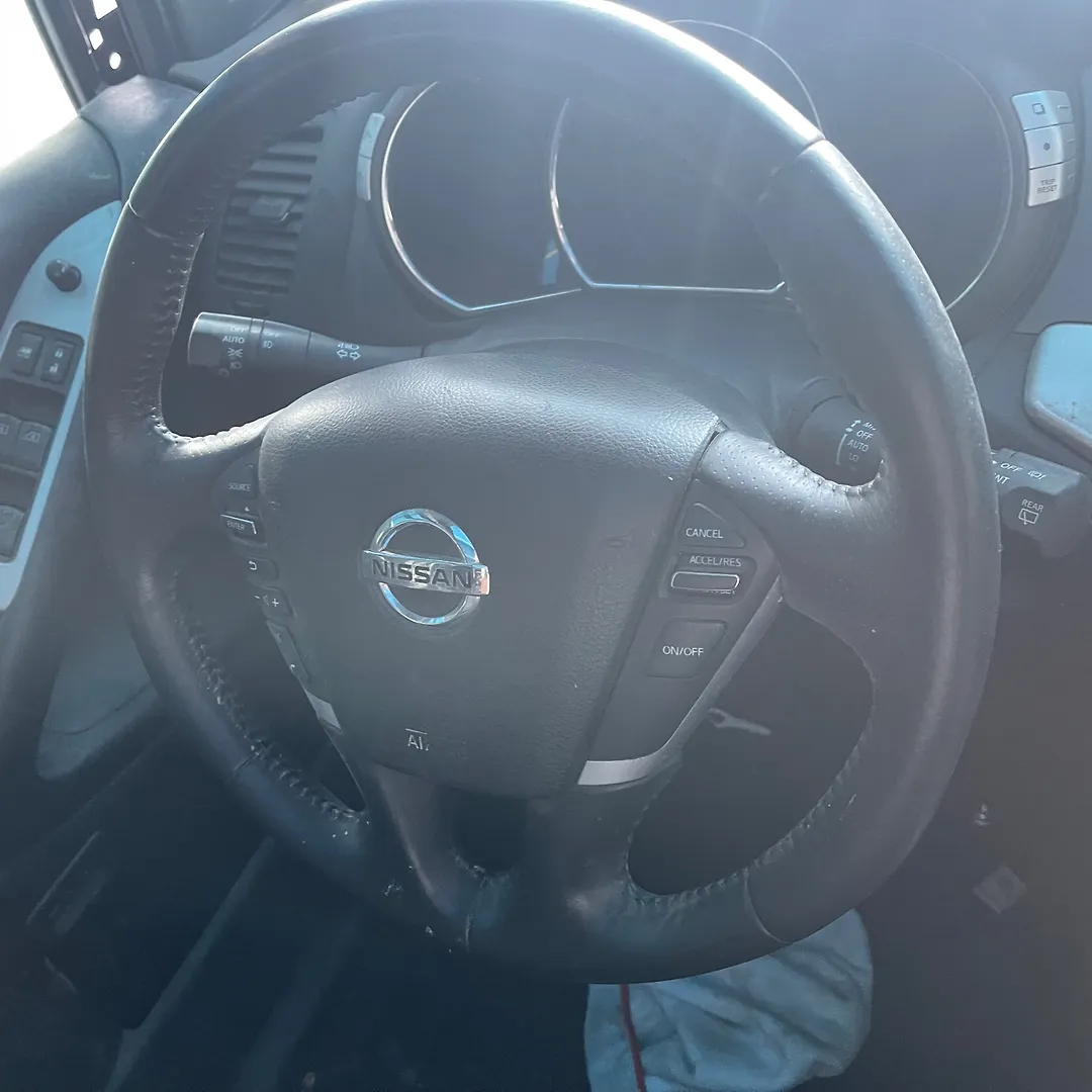 Steering wheel - 2012 Nissan Murano