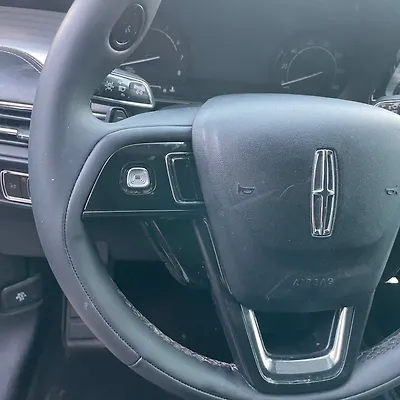 Steering wheel - 2022 Lincoln Corsair