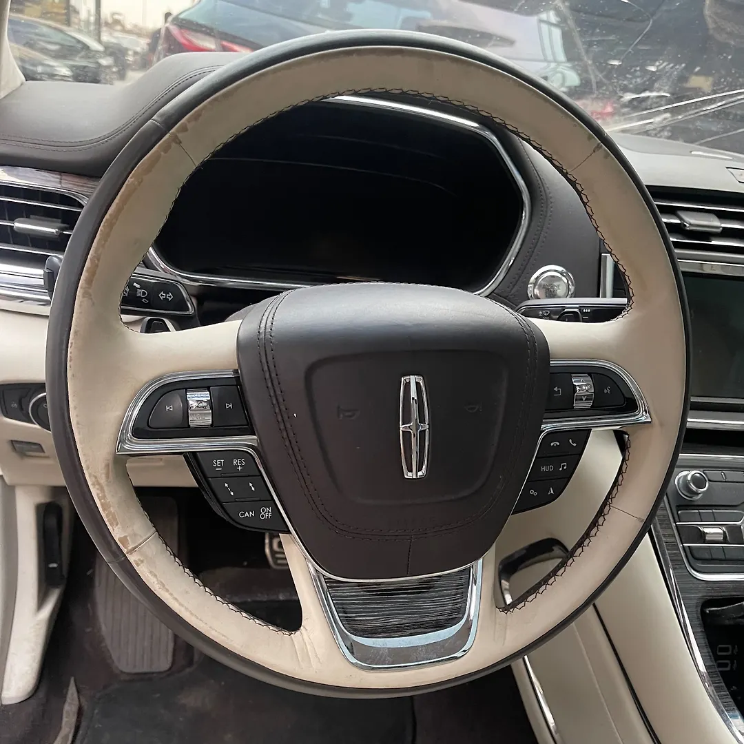 Steering wheel - 2018 Lincoln Continental Black Label