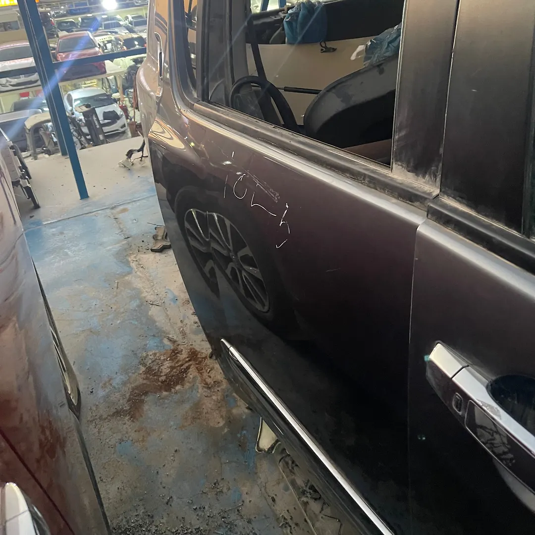 Door (RHB) - 2014 Nissan Armada SUV