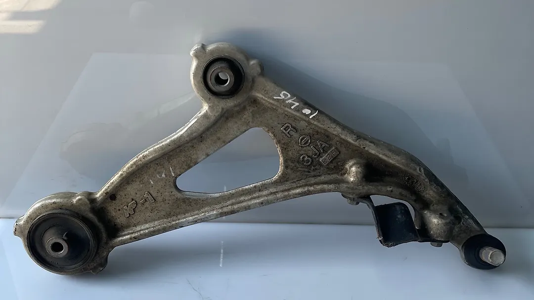 Lower arm (RH) - 2013 Nissan Pathfinder