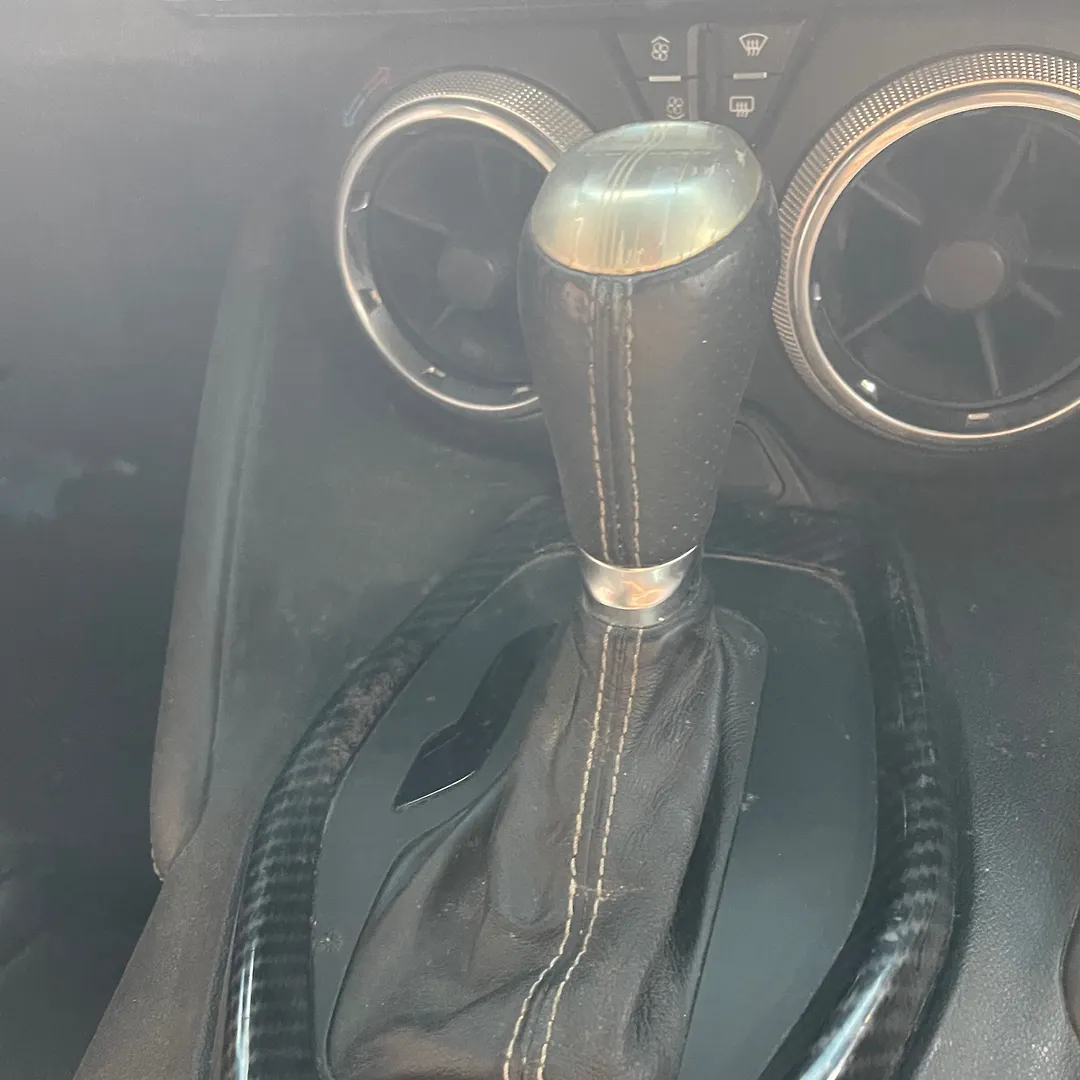 Gear Shift Knob(Automatic) - 2017 Chevrolet Camaro 2SS